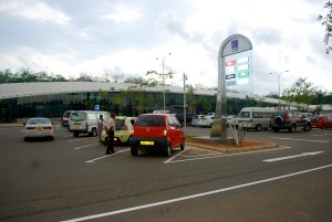 The ultra modern service center on the new tollway between Colombo and Galle, Sri Lanka completed within the last year. ©Jean Janssen