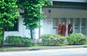 Near the Bugi District, we saw three young Buddhist priests walking along the street. ©Jean Janssen
