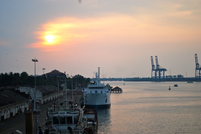sunset at Kochi, India. ©Jean Janssen