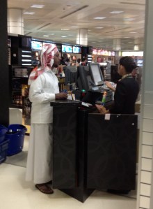everyone needs their snacks for the plane. Doha International Airport ©Jean Janssen