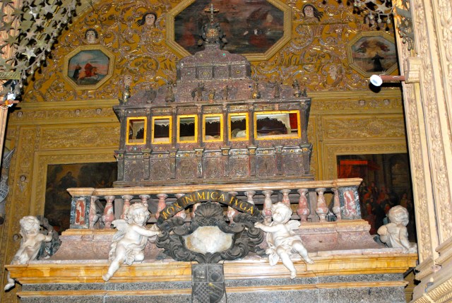 The relics of St. Francis Xavier at the Basilica of the Bom Jesus in Old Goa, India. ©Jean Janssen