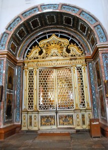 Frescoed archway of a chapel in St. Catherine's Cathedral, Old Goa, India. ©Jean Janssen