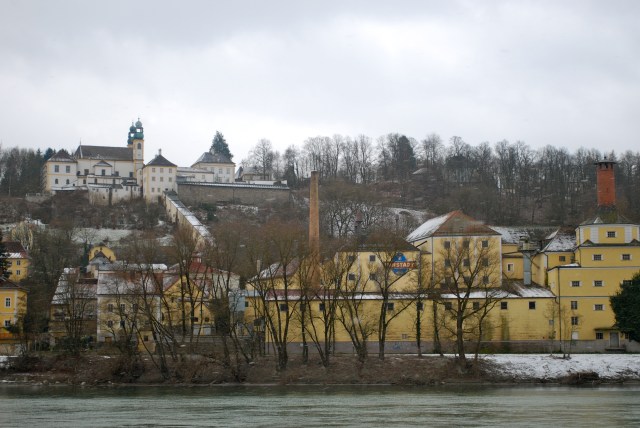 The largest brewry in Passua Germany (in yellow).  One of the important sights pointed out to us by our University student guide. ©Jean Janssen