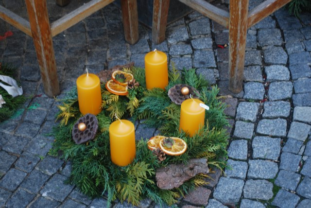 In Austria, we saw Advent Wreaths in all sizes and colors and placed any and everywhere, even on the ground. ©Jean Janssen