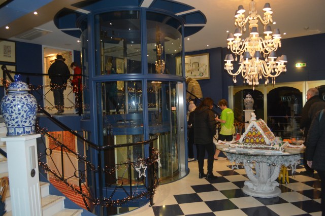 Holiday decor aboard Uniworld's River Queen ©Jean Janssen