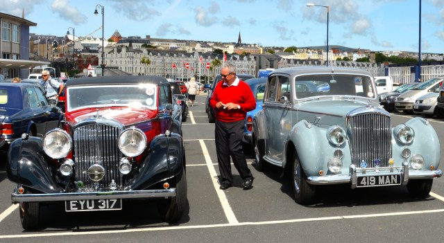 Selections from the Isle of Man's Bentley Club were at the Sea Terminal. ©Jean Janssen