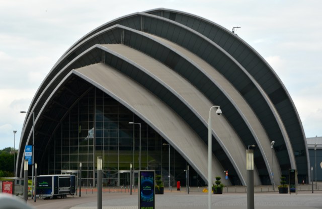 The Scottish Exposition and Conference Center, SECC, but commonly called "the armadillo" (named for its lookalike, a north american mammal, usually seen dead along Texas highways).   ©Jean Janssen