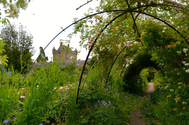 Cawdor Castle as seen through the trellis of the castle flower garden ©Jean Janssen