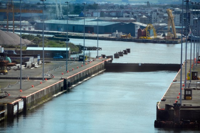 We had a tight fit to make it into the lock admitting us the Edinburgh harbor at Leith, Scotland ©Jean Janssen