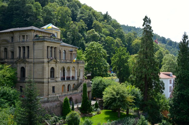 On the way up to the castle, Heidelberg, Germany. ©Jean Janssen