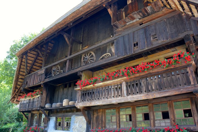 A close up view of the front of the Vogtsbauernhof of 1612 Gutach, Germany ©Jean Janssen